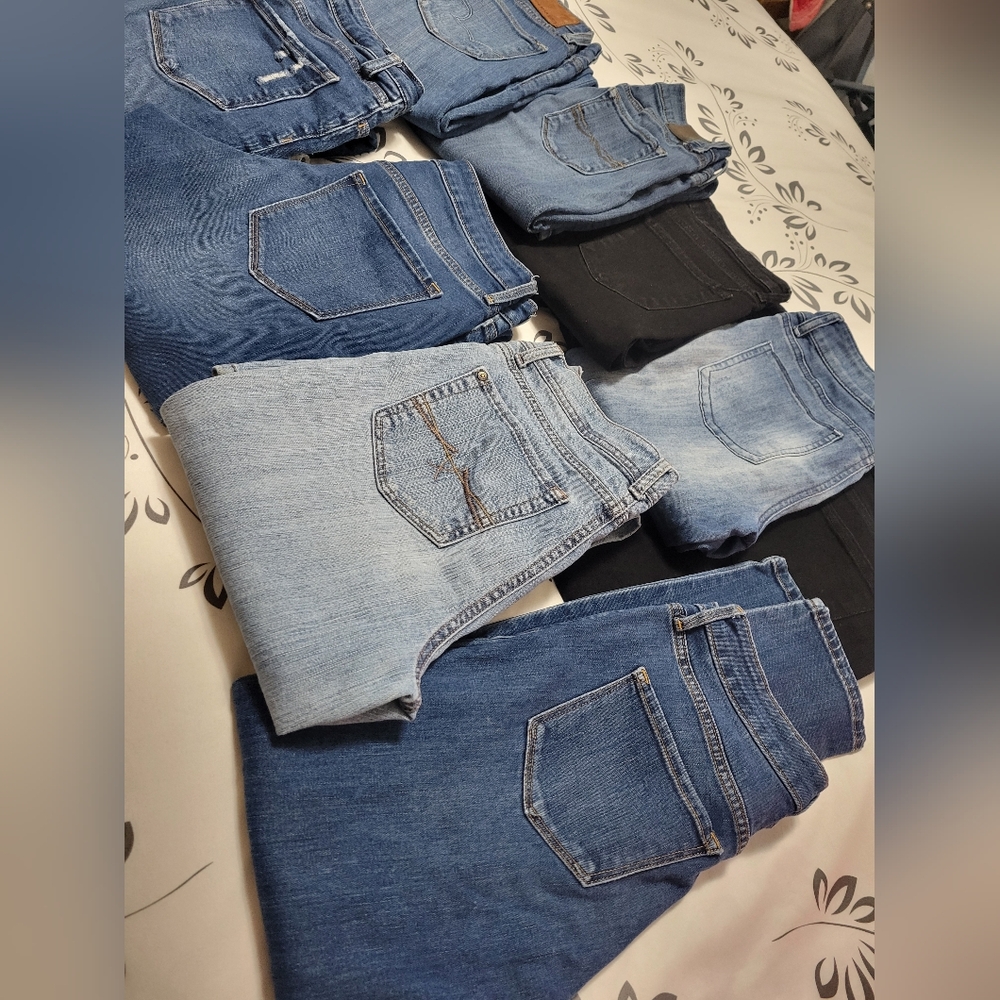 Woman's  Jeans (9 prs)